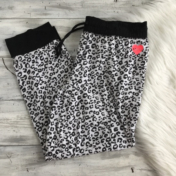 Victoria’s Secret Leopard Print Pajama Set - Picture 5 of 6